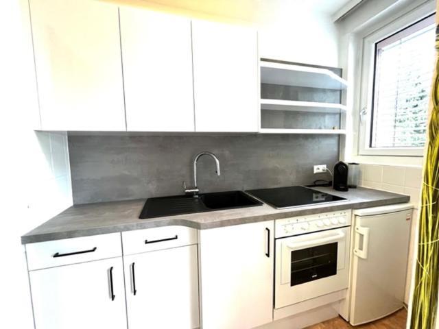Ganze Ferienwohnung In Top Lage Mit Loggia Klagenfurt am Woerthersee Exterior foto